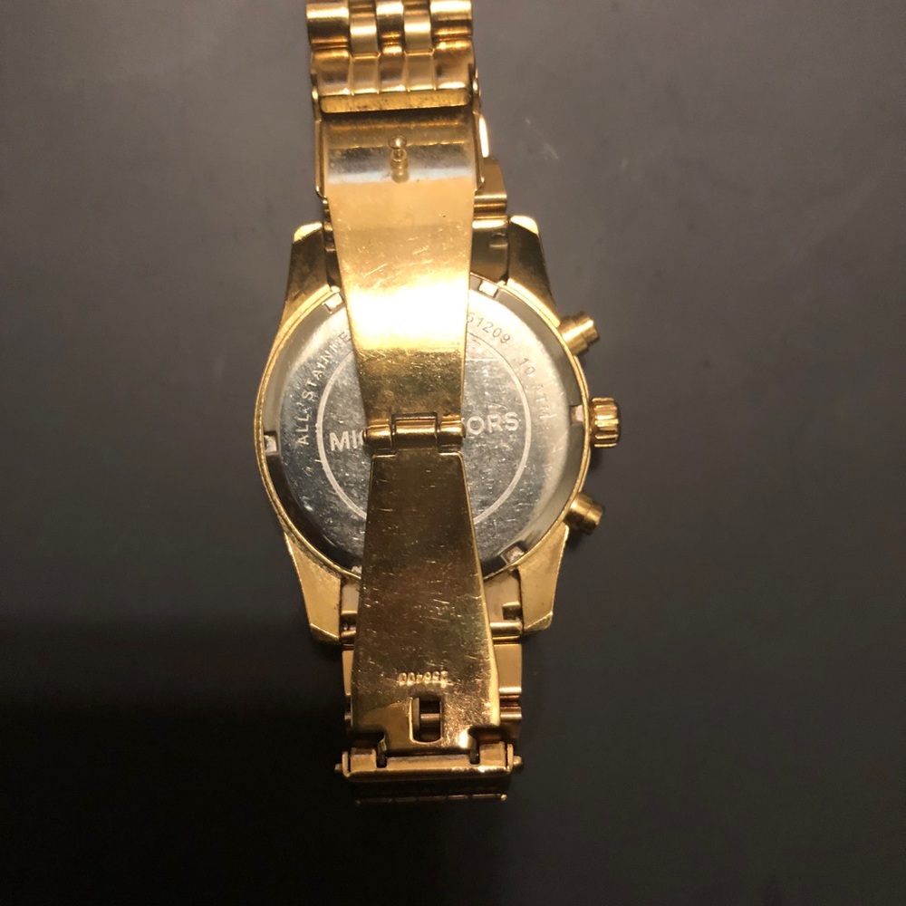 Michael Kors Gold Watch - Picture 5 of 6